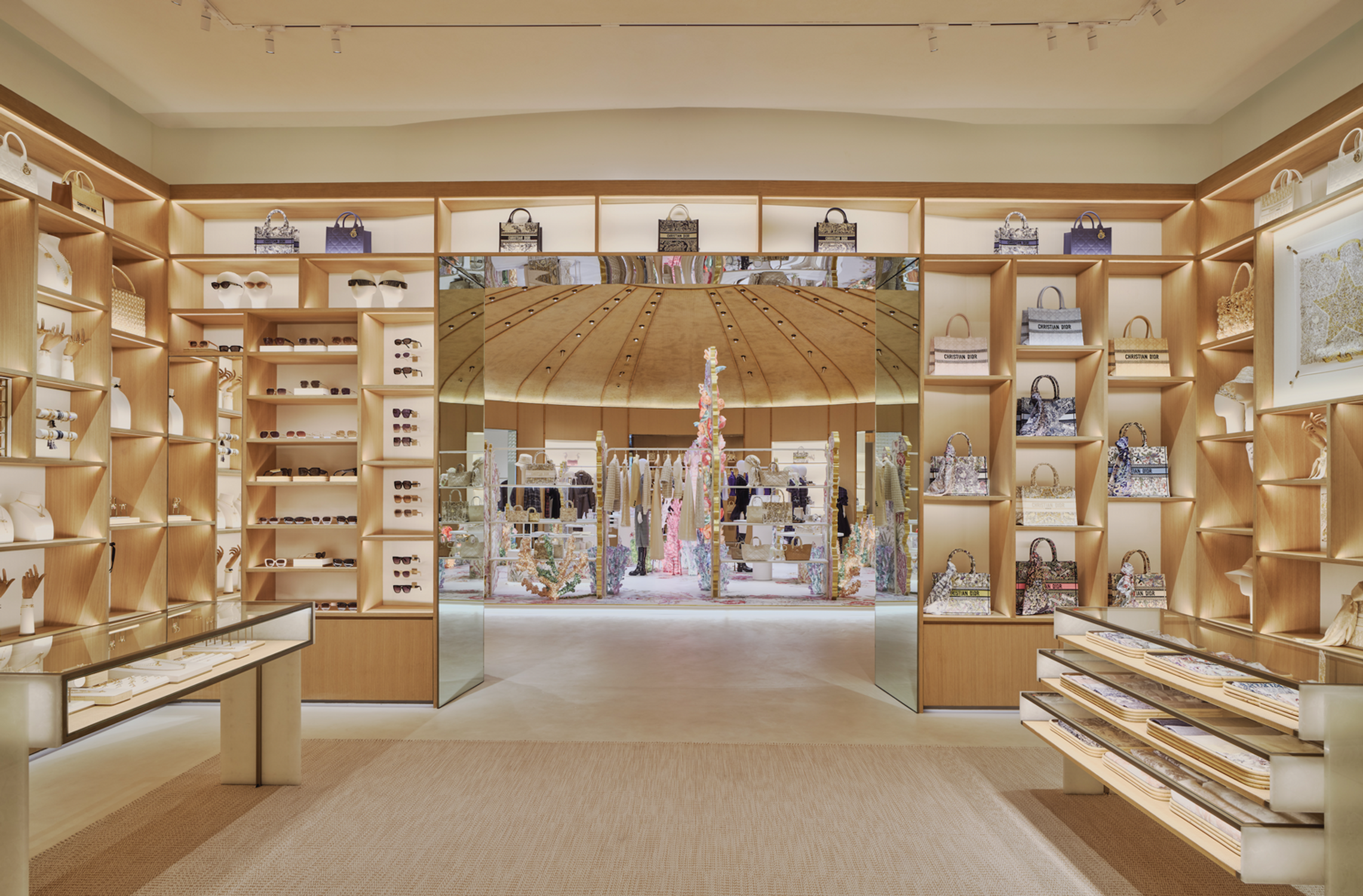 dior gold house