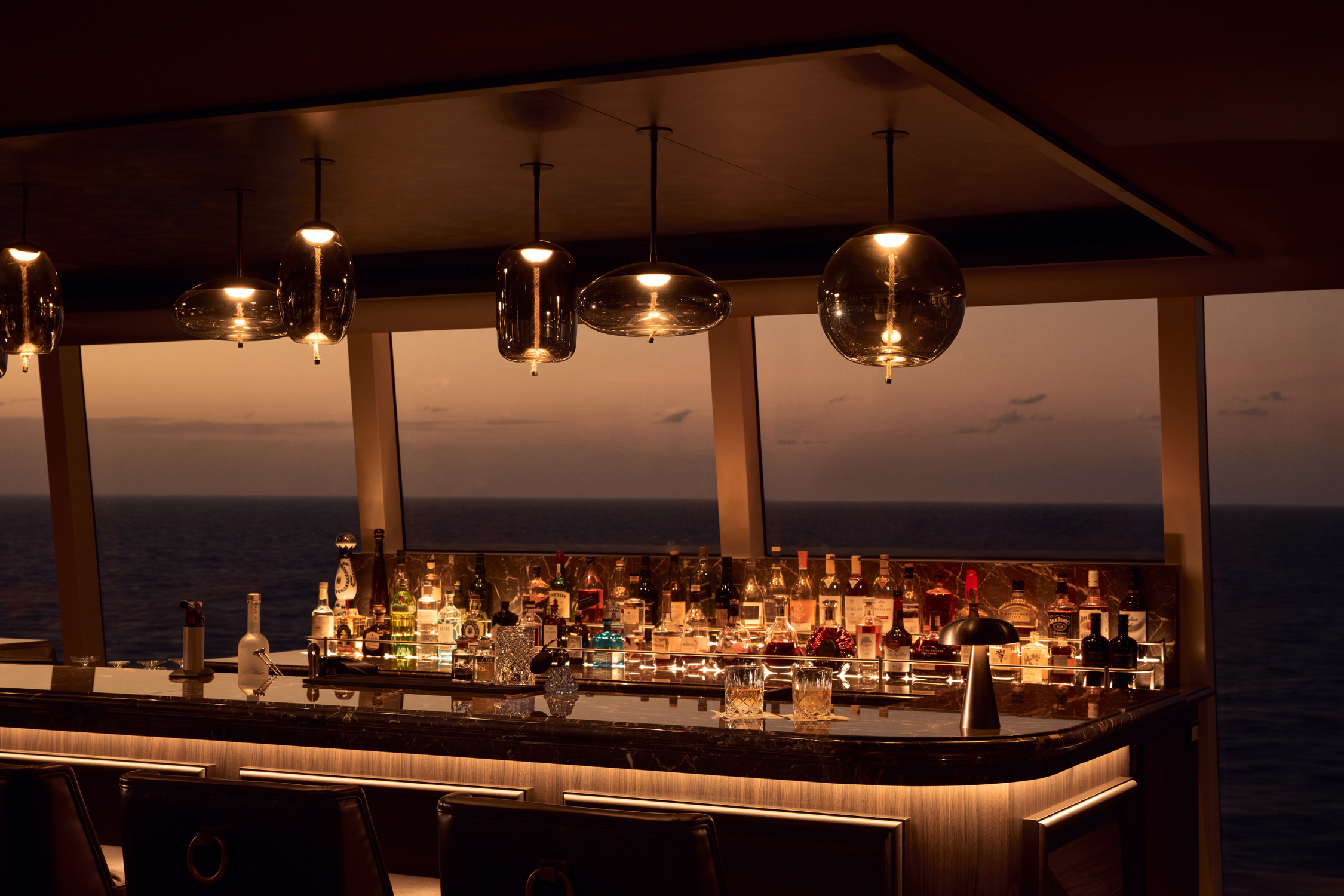explora journeys bar