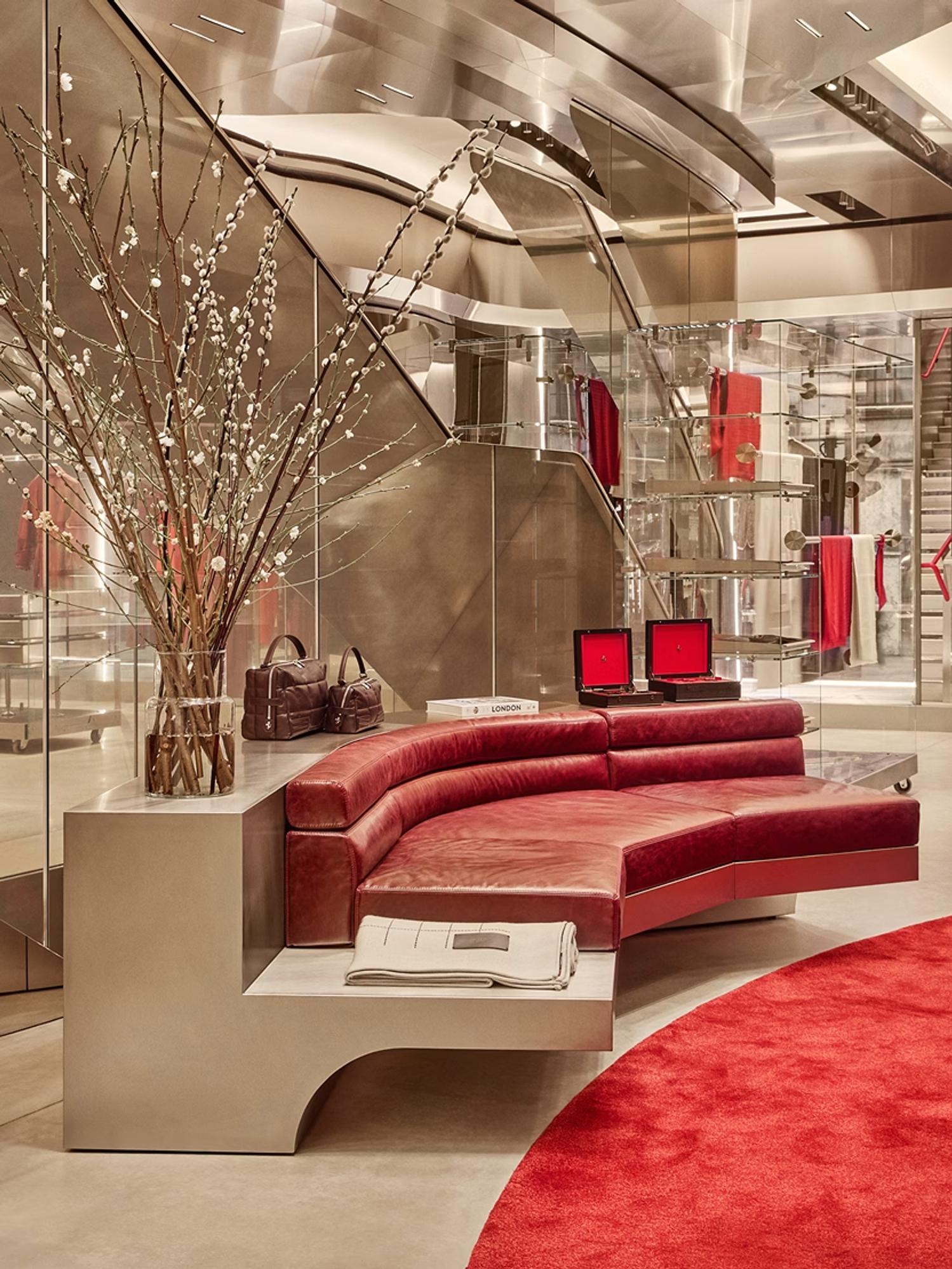 ferrari londres flagship lifestyle