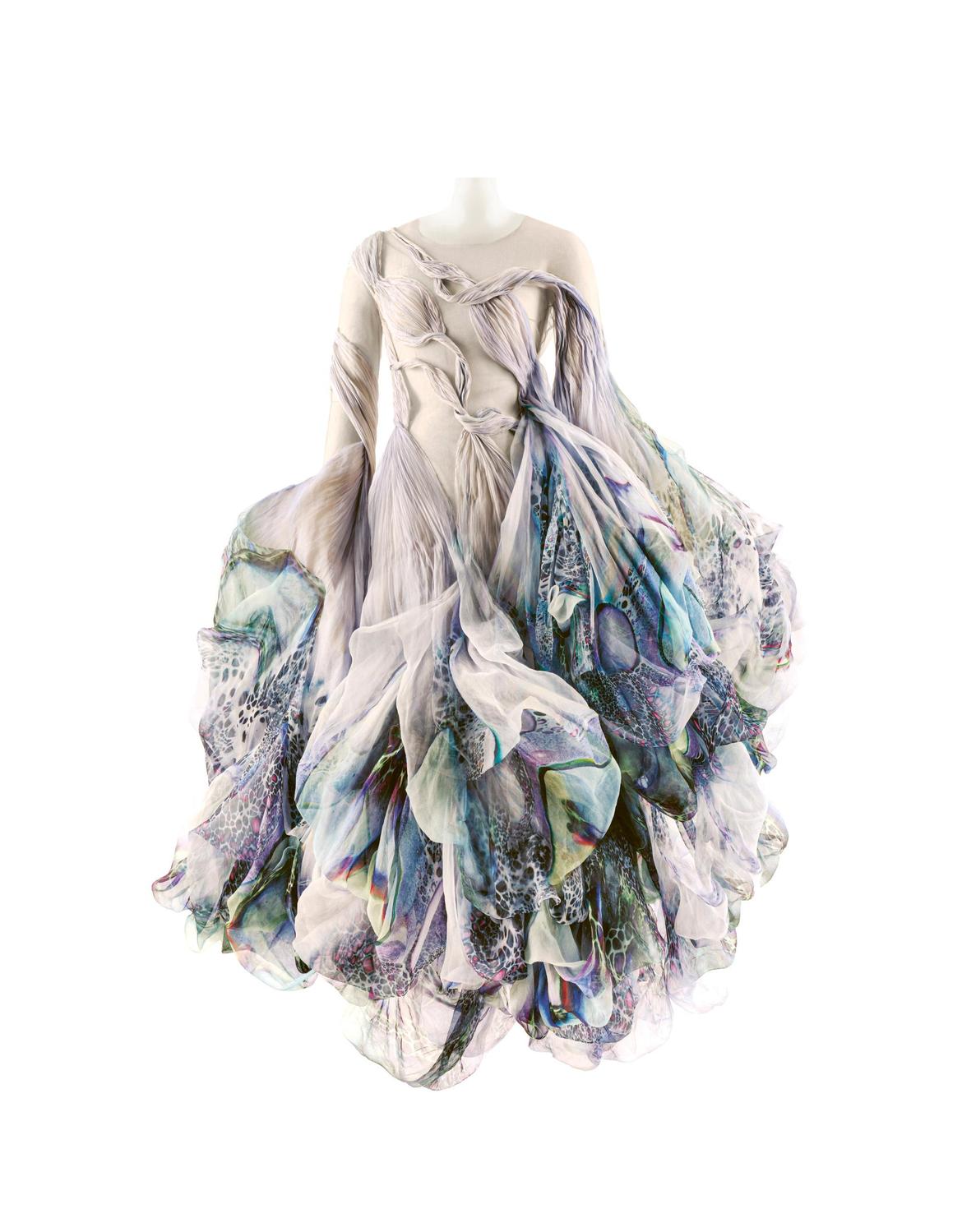iris van herpen robe haute couture musée