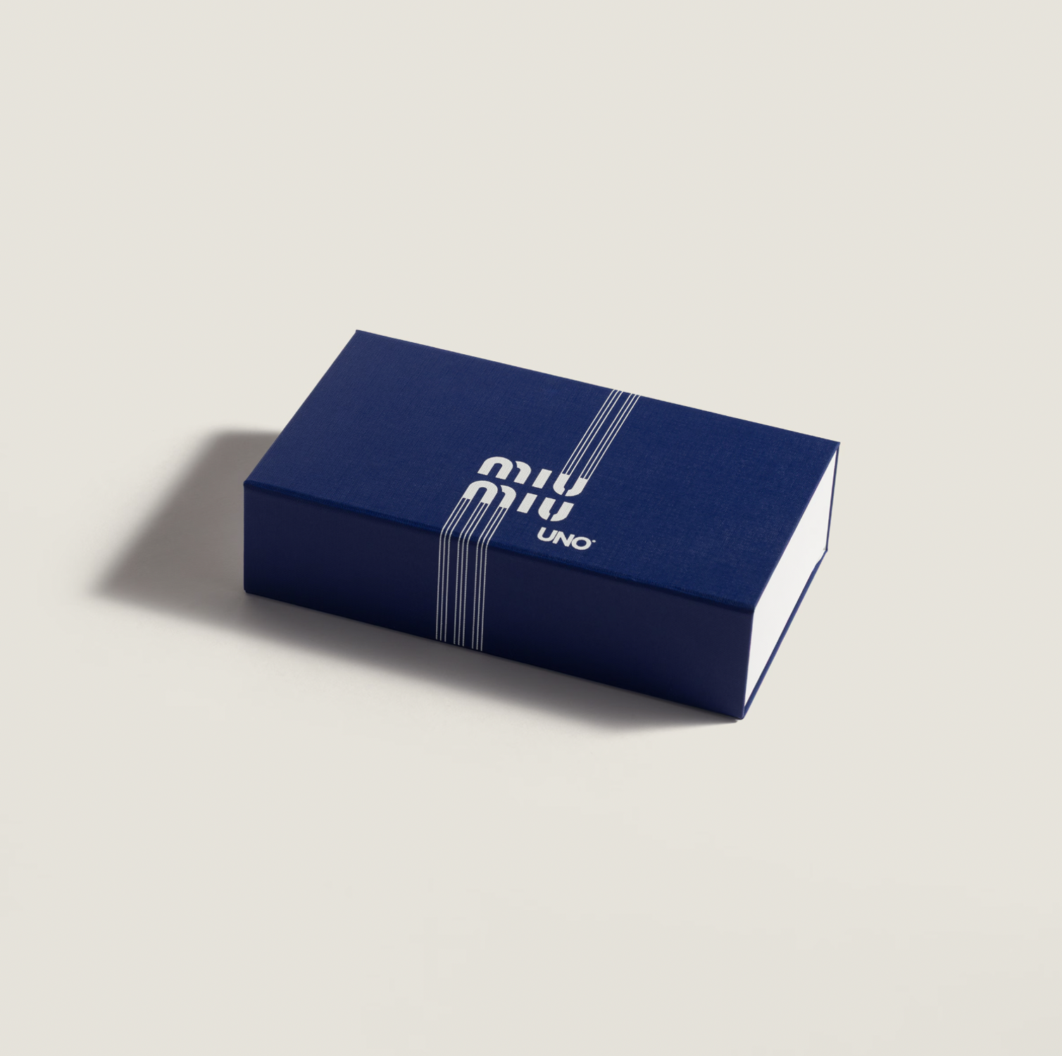 jeu noel 2025 miu miu et cartes uno