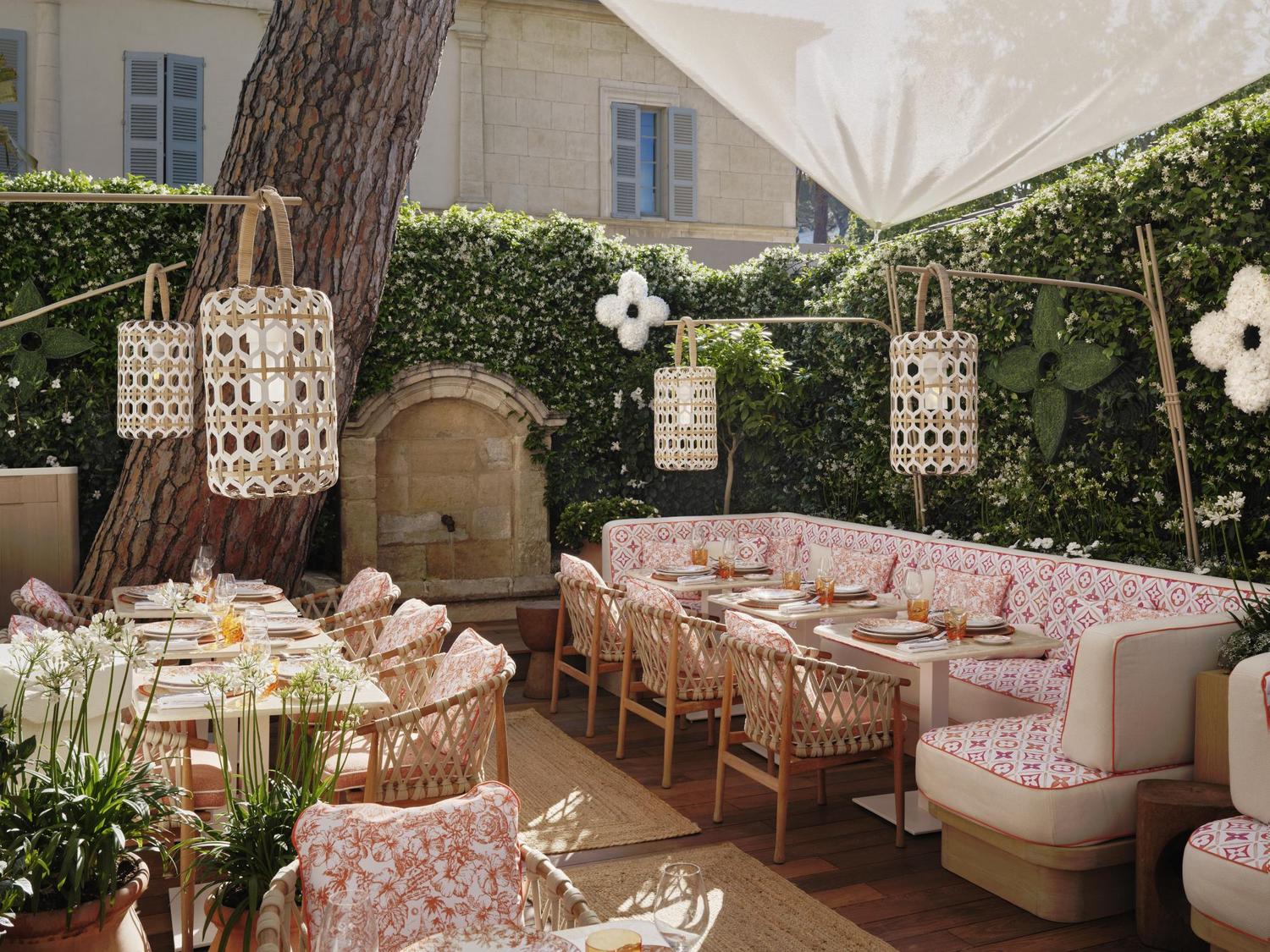 louis vuitton saint tropez restaurant