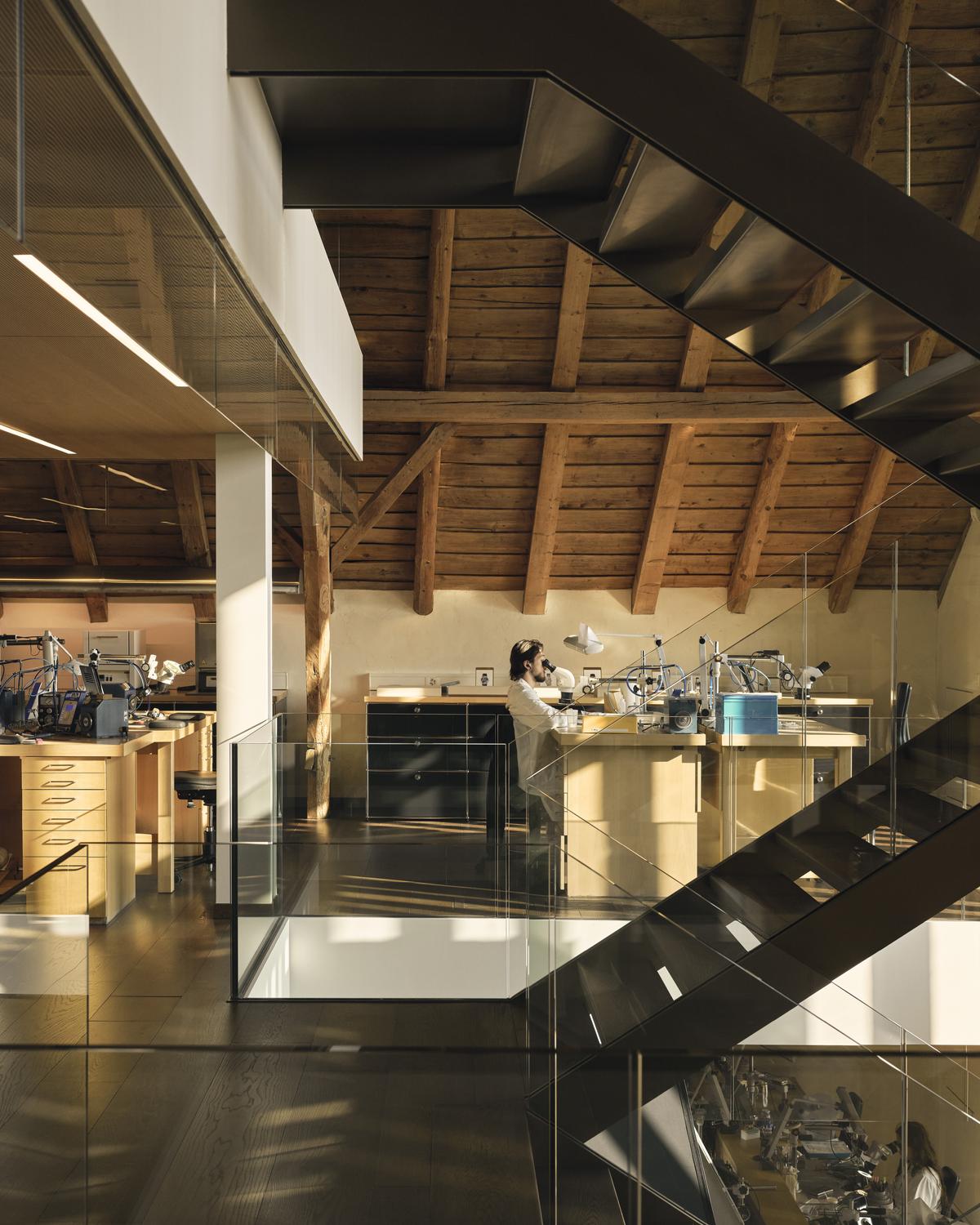 * Ateliers de la Maison des Métiers d’Art, situés à La Chaux-de-Fonds, en Suisse