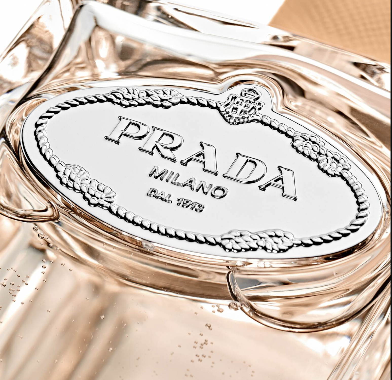 prada beauty nouveau parfum senteur chai et santal