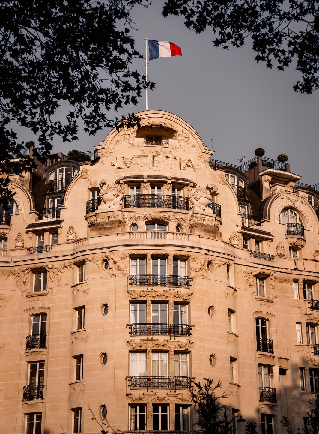 Quels sont les 12 hôtels parisiens reconnus officiellement palaces ?