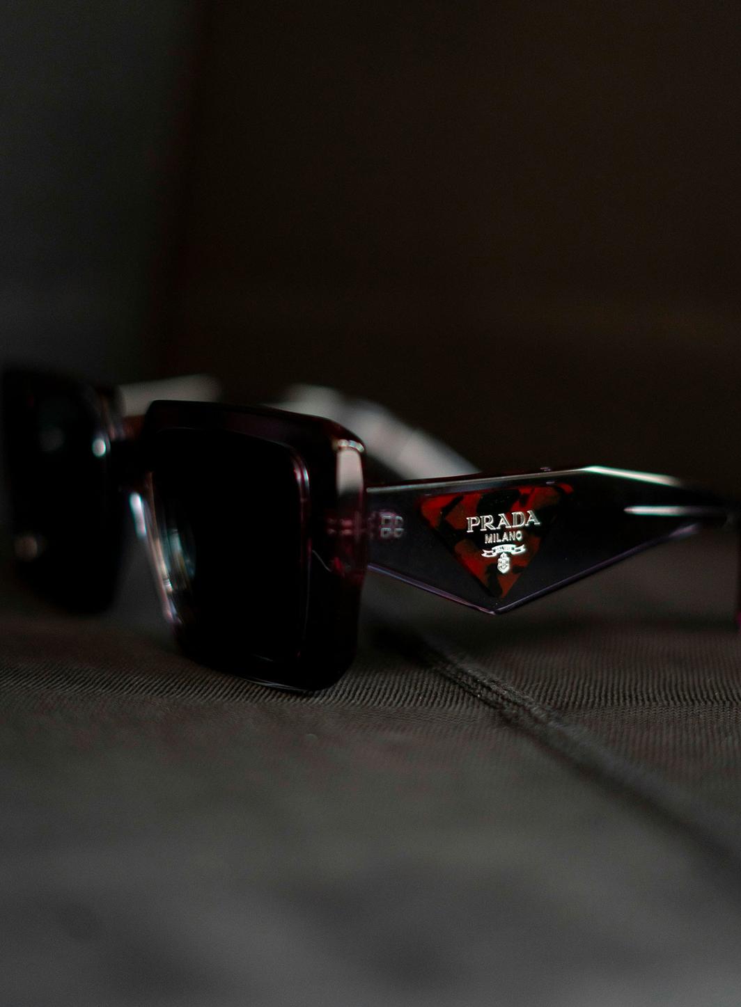 Prada pourrait lancer ses lunettes connectées avec Meta