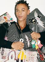 Moynat signe une collection collector avec le créateur des Labubu