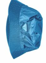 Comment Prada a imposé le Re-Nylon dans ses collections