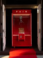 Un Birkin d'Hermès dans un distributeur : une installation qui interroge