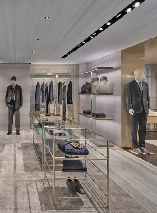 Armani pourrait répartir 15% de son capital entre LVMH, L’Oréal et EssilorLuxottica