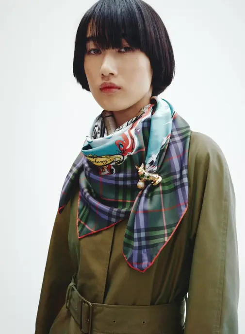 Burberry célèbre ses origines britanniques et la reine Elizabeth II