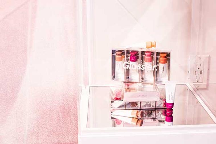 Glossier : un million de dollars pour Black Lives Matter.