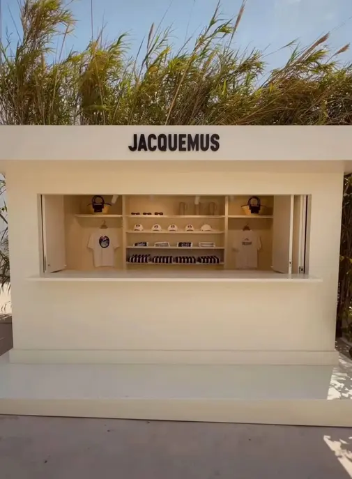 Pop-up d’été : les maisons de luxe investissent les stations balnéaires les plus huppées de la Méditerranée