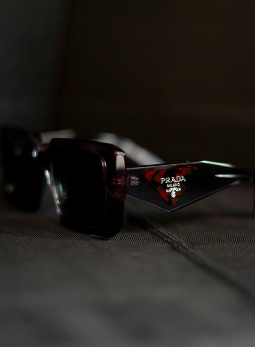 Prada pourrait lancer ses lunettes connectées avec Meta