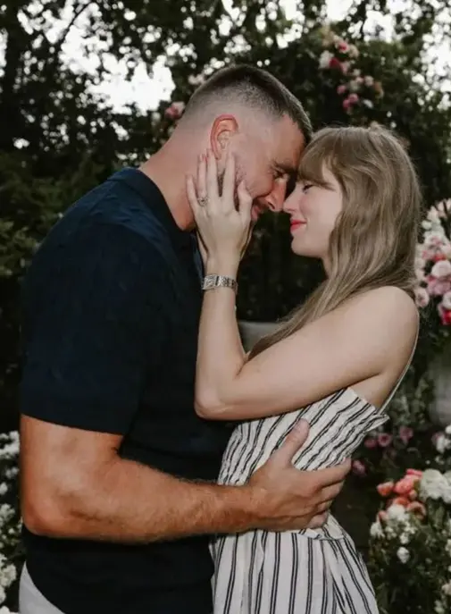 Comment Taylor Swift a relancé l'intérêt pour la Santos Demoiselle de Cartier