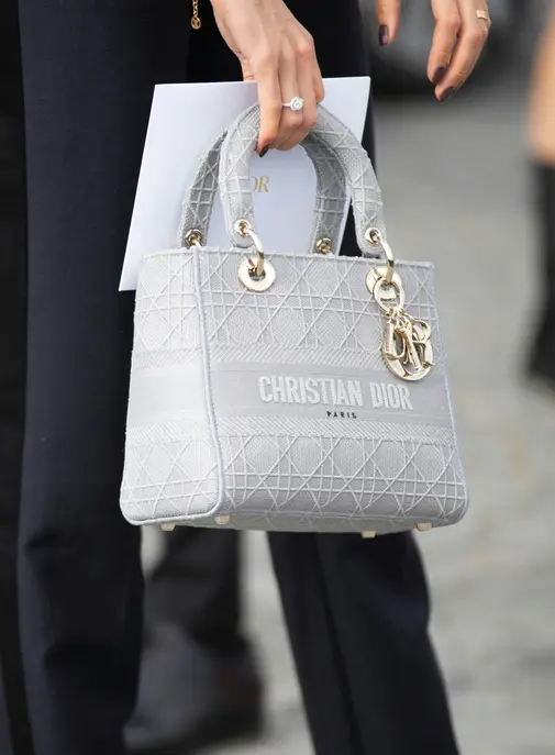 Croissance à deux chiffres en 2025 : The RealReal dope le marché de la revente haut de gamme