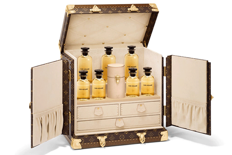 Louis Vuitton se lance dans la parfumerie sur-mesure.