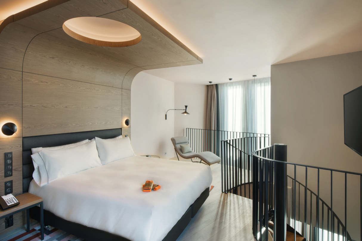hotel suite