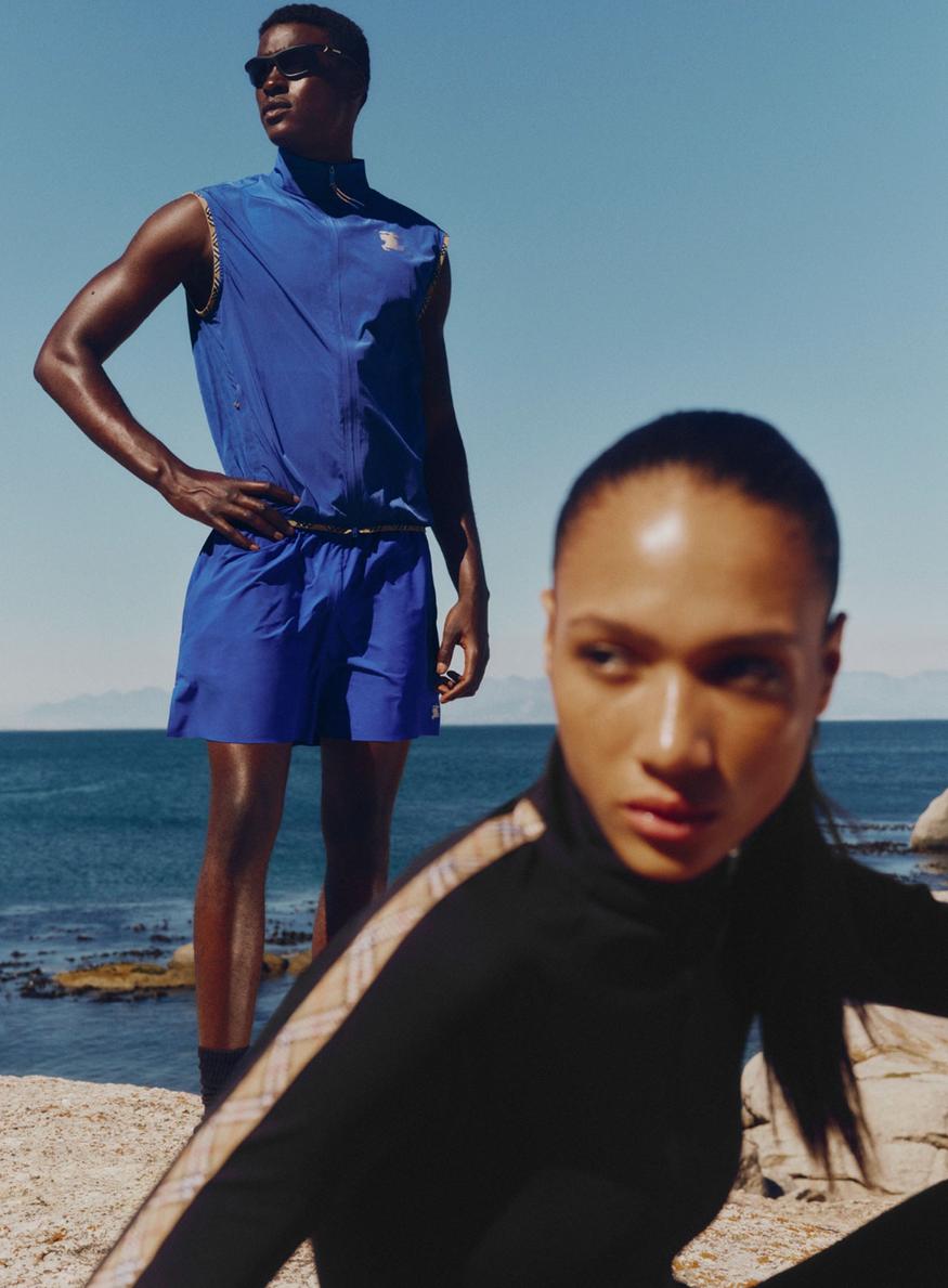 Images de la ligne de vêtements de sport Burberry
