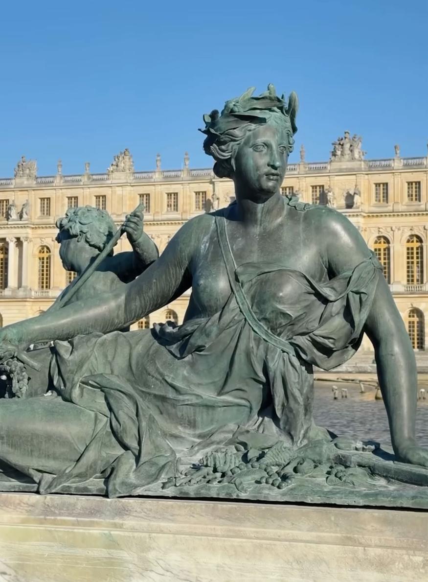 renouvellement du mecenat de jacquemus au chateau de versailles