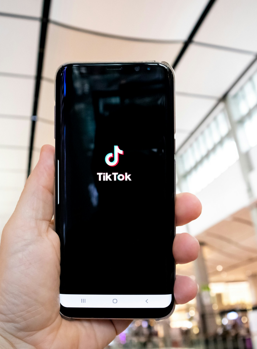 tiktok rapport luxe consommateur parcours achat