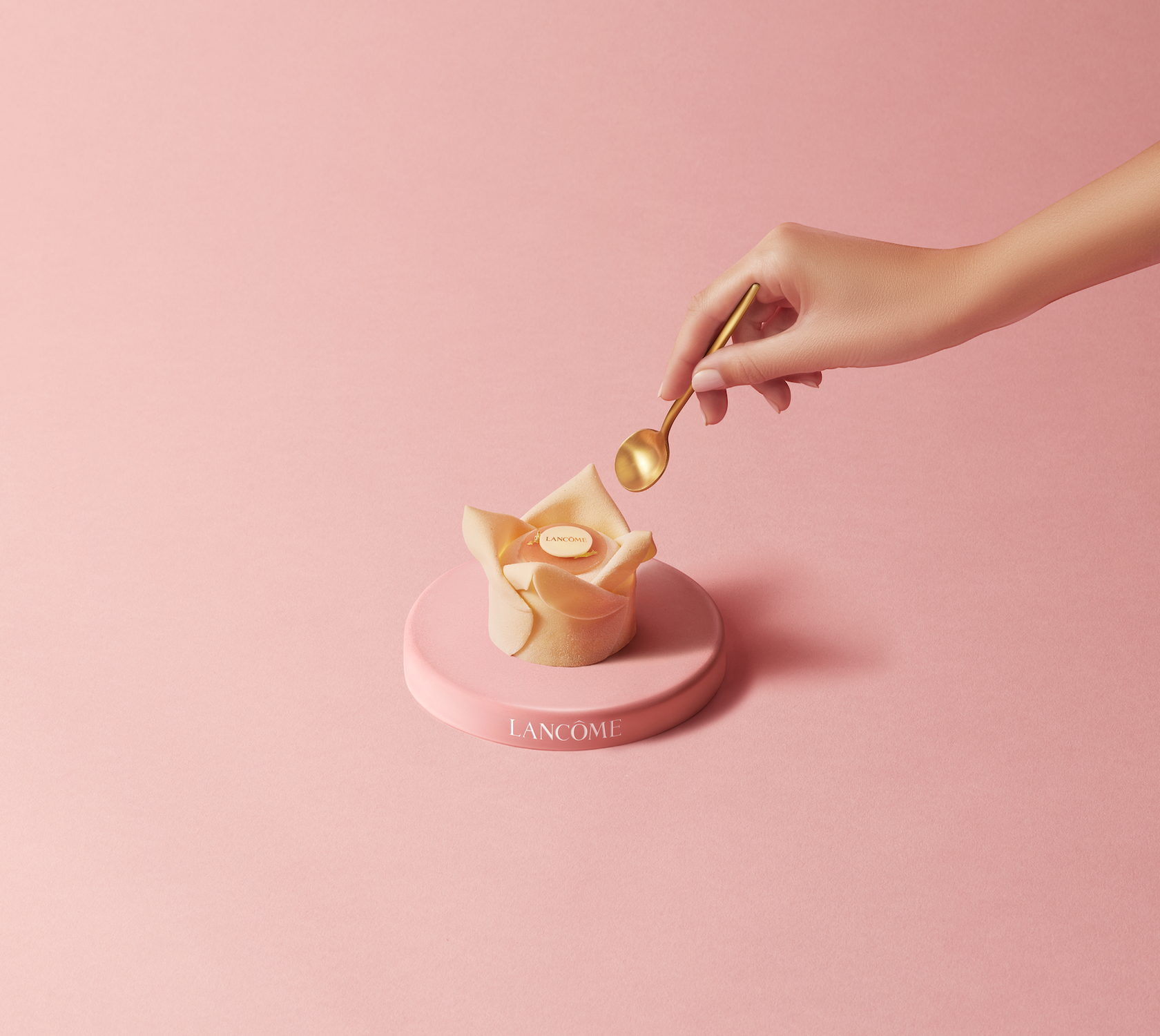 patisseries et buches de noel 2025 de luxe chez lancôme, à Paris